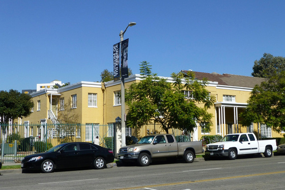 La Brea apts. like ones David lived in for 2 mths.