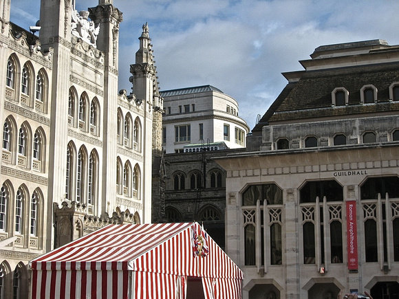 close-up, Guildhall Courtyard