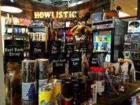 Howlistic pet store