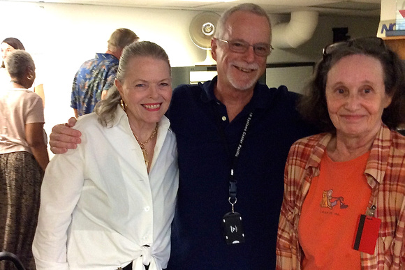 JoAnne, Lee, Edith (Lynn, Margaret, Dave in bkgd)